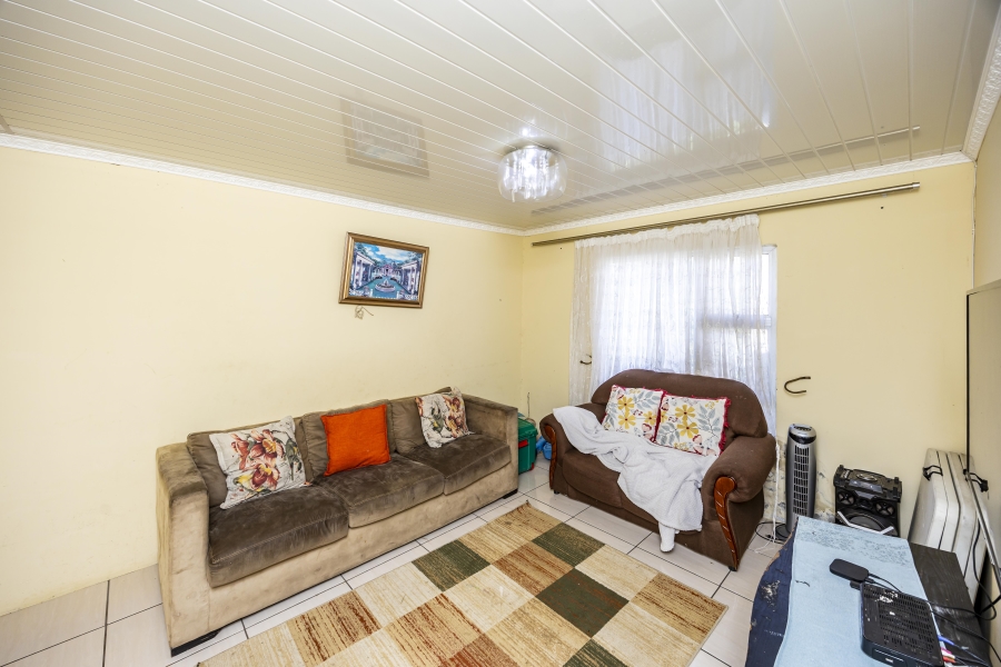 5 Bedroom Property for Sale in Summerpride Eastern Cape
